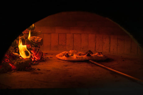 How to make a pizza in a traditional oven