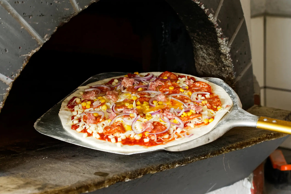 How to Choose a Pizza Peel