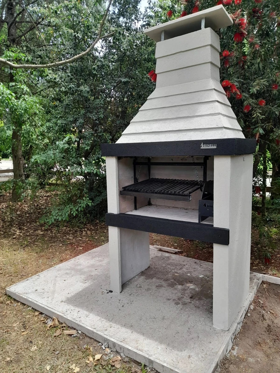 Argentine Grill ECO-02 installed in a garden